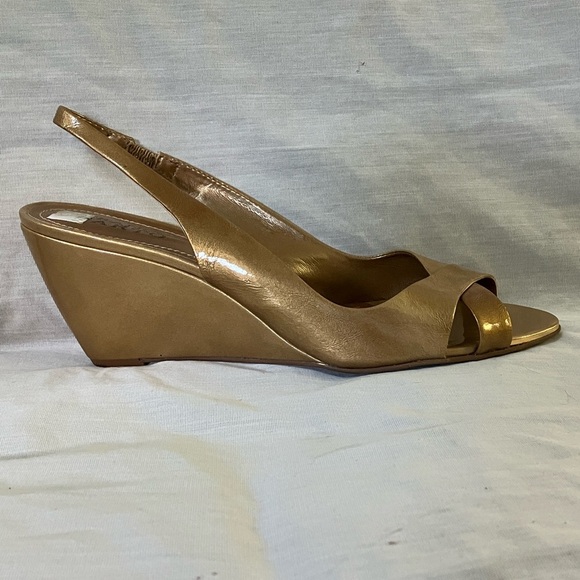 Franco Sarto size 10 metallic gold tone Wedge Slingback Sandals - Picture 2 of 16